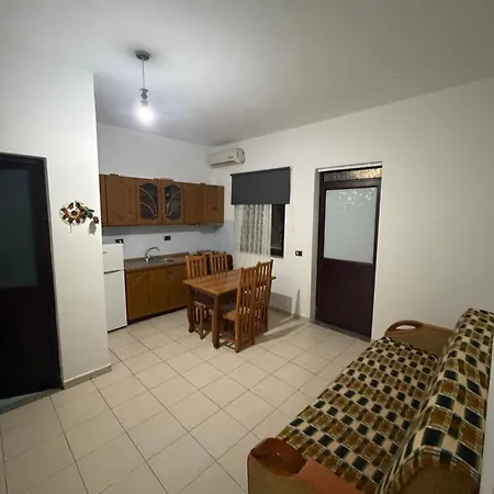 شقة فندقية Fahria Velipojë